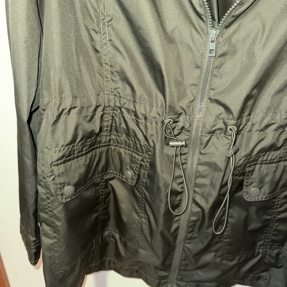 St Johns Bay Rain Jacket Women XL Green Packable Hooded Water Resistant Light - Picture 3 of 5